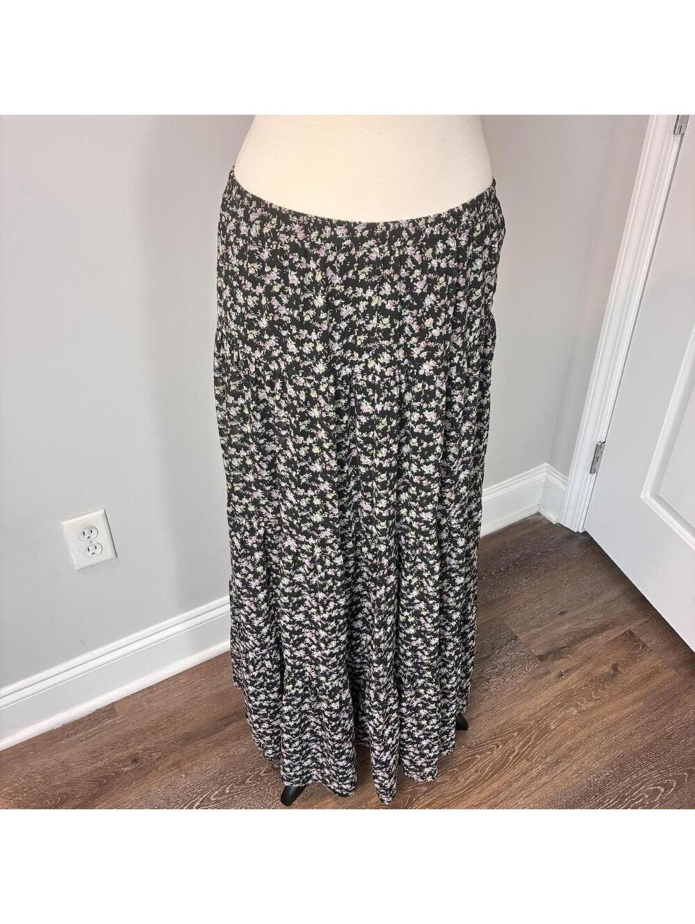 Lulus black floral maxi skirt with elastic waistband size large